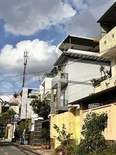 Bán Nhà Mặt Tiền Đường Số Rộng 8M, Phường Tam Phú, Chỉ 7,6 Tỷ Tl.
