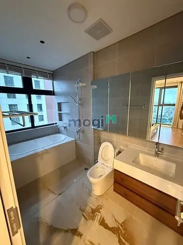 Cho Thuê Căn Hộ 3 Ngủ Full Đồ Ở Brg Diamond Residence 25 Lê Văn Lương