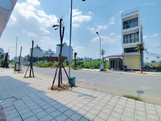 Chủ Đất Bán Gấp Lô 100M2 Full Thổ Cư Trong Khu Dân Cư Sầm Uất