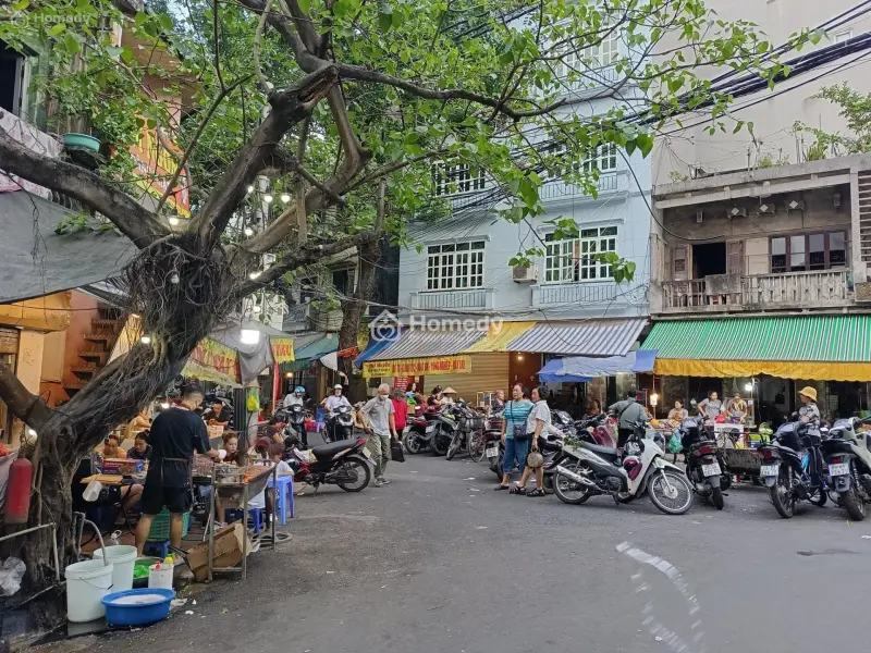 Nhà Sát Chợ Giời, Trung Tâm Quận Hbt, Ô Tô Đỗ Cửa, Tiện Để Mua Làm Kho Hoặc Ở Tạm, Chưa Đến 5 Tỷ