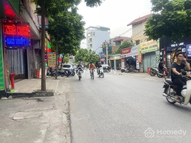 Hiếm! Cần Bán 59M2, Nhà 3 Tầng Mặt Phố Trâu Quỳ. Khu Kinh Doanh Sầm Uất, Dòng Tiền Ổn Định!