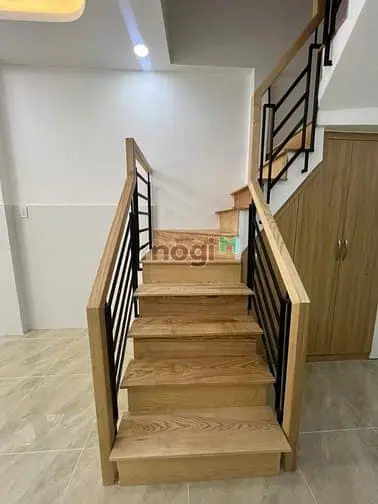 Chủ Kẹt Tiền Bán Liền Nhà 1 Trệt 3 Lầu, Khu Y Tế Cao, Bình Tân