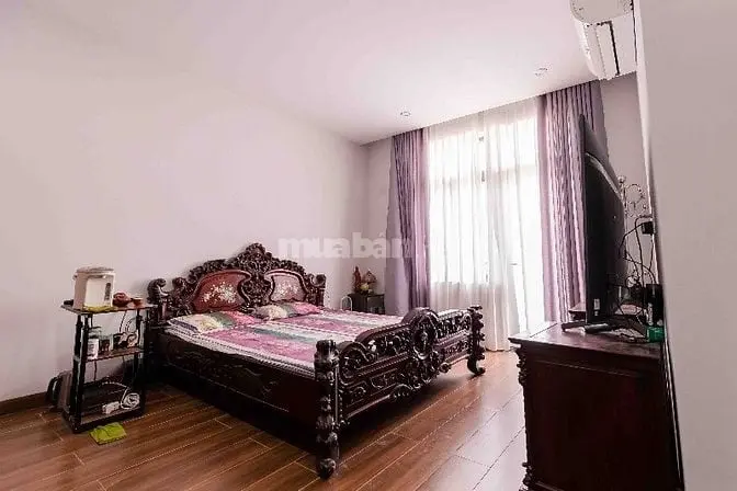 Villa 3 Tầng Mới Xây Sát Biển
