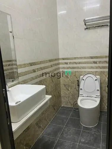 Chủ Kẹt Tiền Bán Liền Nhà 1 Trệt 3 Lầu, Khu Y Tế Cao, Bình Tân