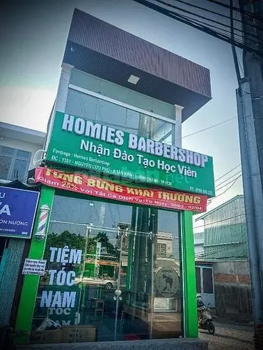Sang Nhượng Tiệm Tóc Nam Có Lượng Khách Nhất Định