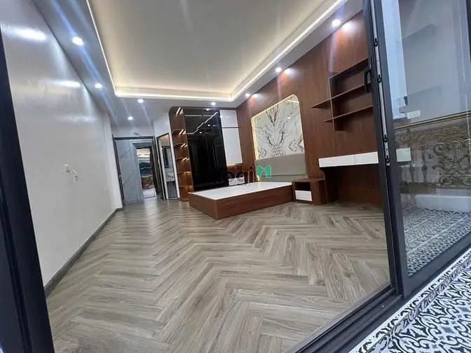 Mặt Phố Hoàng Mai- 40M-7 Tầng Thang Máy- Gara-Kinh Doanh