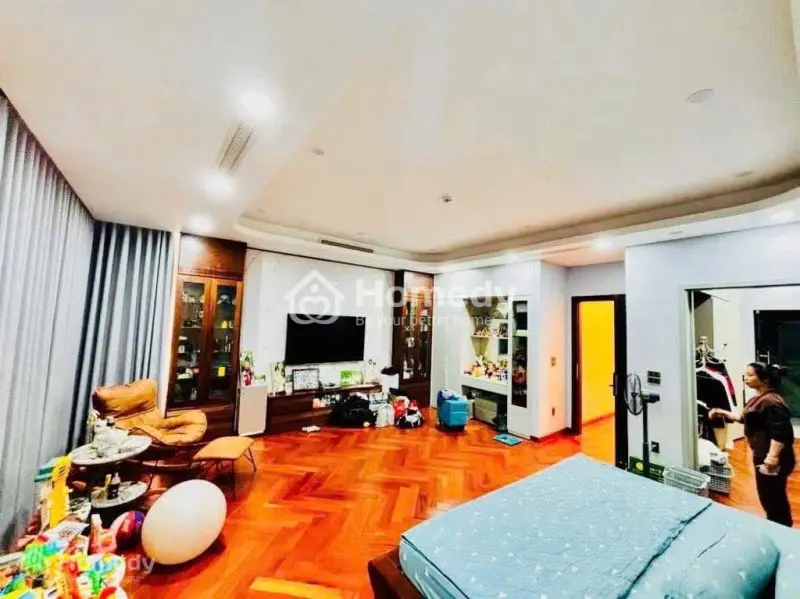 Bán Nhà Mặt Phố Tây Sơn, 235M2, Giá Chỉ 75 Tỷ Có Thương Lượng, Mặt Tiền Bề Thế, Kinh Doanh Đỉnh