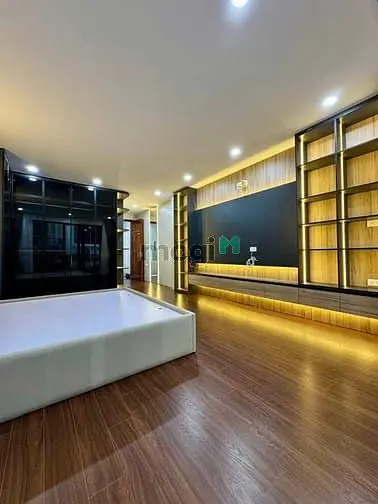 Hoàng Mai- Phân Lô- Gara 7 Chỗ- Thang Máy- Kinh Doanh Đỉnh