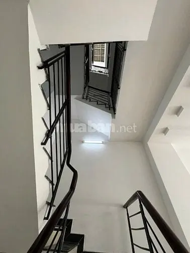 Bán Nhà Hẻm Xe Hơi - Đường Nhưa 8M