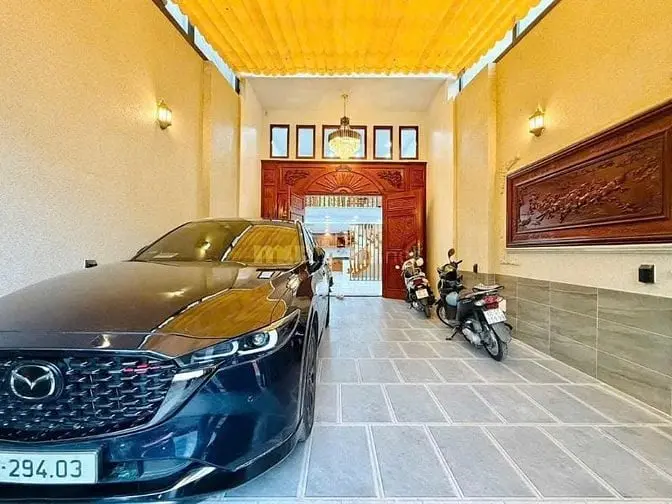 Biệt Thự , Diện Tích 5X20M, 5 Tầng, Thang Máy, Chỉ 10 Tỉ 900