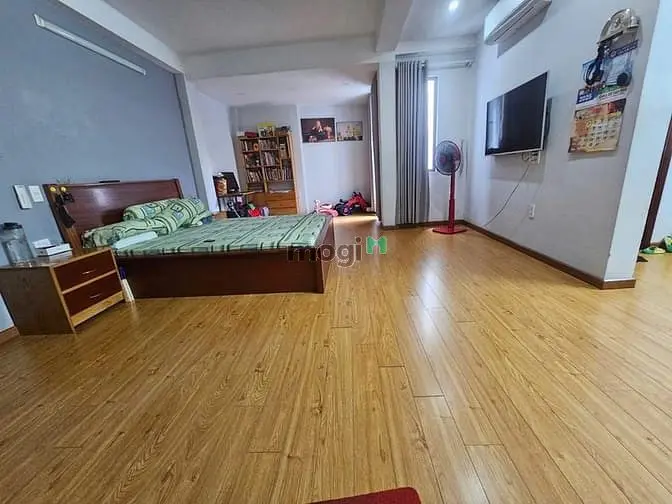 Mặt Tiền Luỹ Bán Bích Ngay Ubnd Quận Nhà Mới 5 Tầng 145M2 Chỉ 26.5 Tỷ