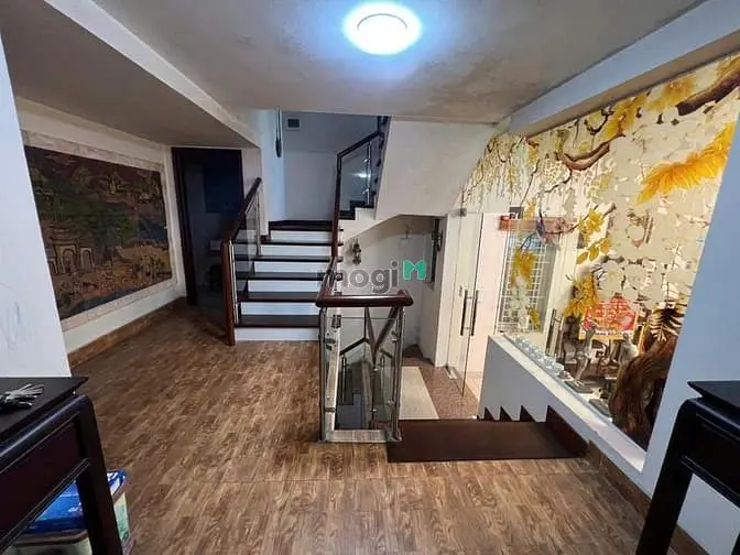 Bán Nhà Phố Dịch Vọng, Ngõ Oto, Lô Góc, 75M2 Giá 20,5 Tỷ