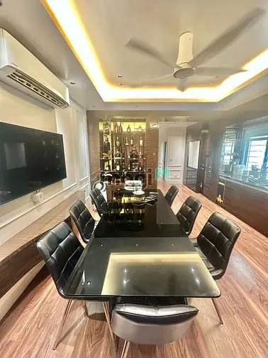 Nguyễn Đức Cảnh- Lô Góc- 7 Tầng Thang Máy- Gara 7 Chỗ