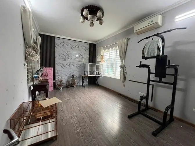 Bán Nhà Phố Dịch Vọng, Ngõ Oto, Lô Góc, 75M2 Giá 20,5 Tỷ