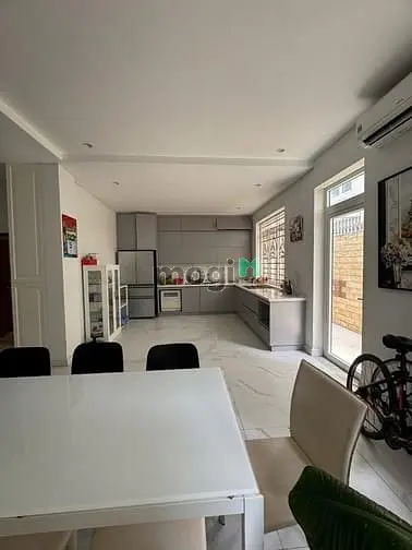 Bán Biệt Thự Ngang 10M Đường Liên Phường Dt180M2- Giá 25 Tỷ- Shr