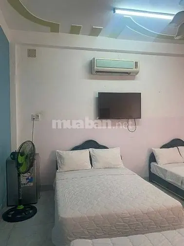 Chính Chủ Cần Bán Khách Sạn Cam Ranh – Mặt Tiền Đẹp, Giá Cực Tốt!