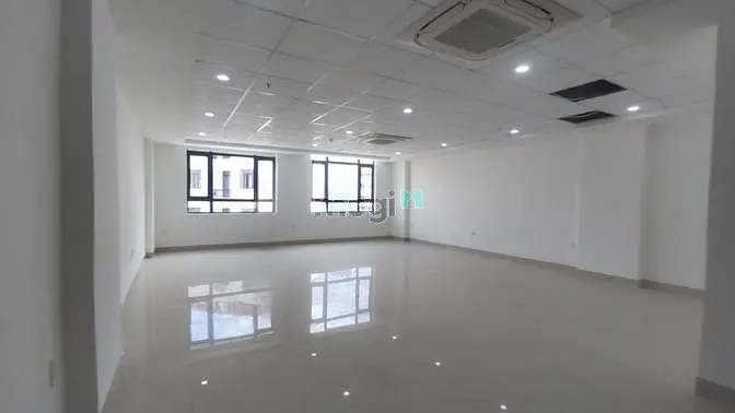Văn Phòng 100M² Giá Tốt, Thuận Tiện Đi Lại, Chỉ Từ 10 Triệu/Tháng