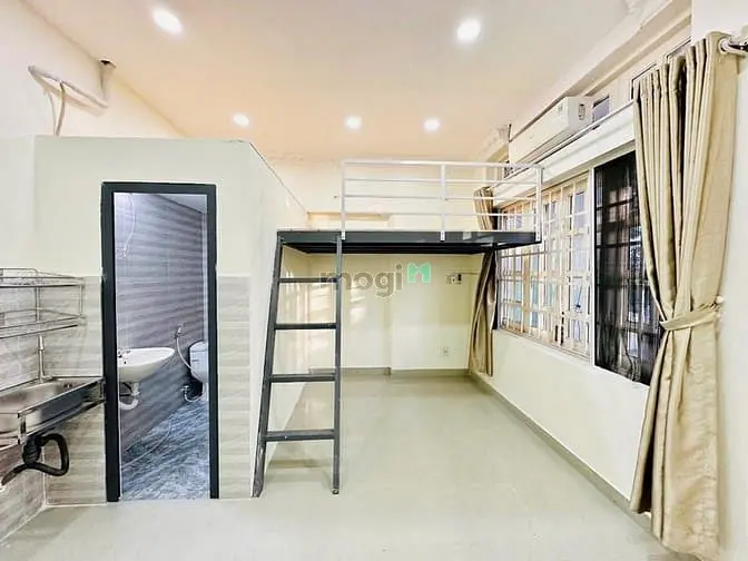Phòng Có Gác Ban Công Ở Được 3 - 4 Người Gần Đh Văn Lang Bình Thạnh