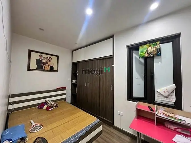 Bán Nhà Đẹp Ngõ Phố Nguyễn Văn Cừ 40 M2 X4 Tầng Full Nội Thất .9,5 Tỷ