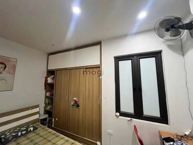 Bán Nhà Đẹp Ngõ Phố Nguyễn Văn Cừ 40 M2 X4 Tầng Full Nội Thất .9,5 Tỷ