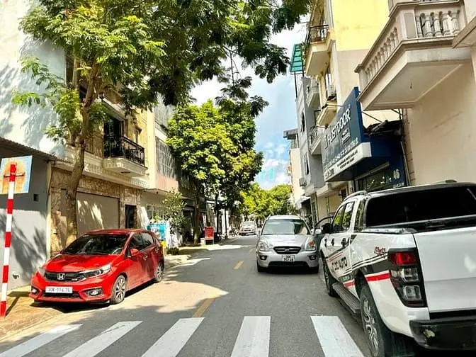 Bán Đất Mặt Phố Giang Biên, Kinh Doanh, Lô Góc, 70M2 - Mt 4.2M - 12.X