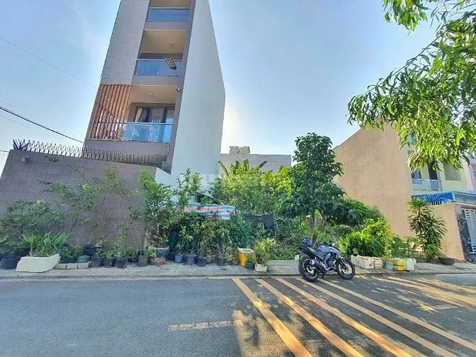 Bán Đất Liên Phường, Phú Hữu, Q9 - Dt : 67.4M2 (4X17,7M)