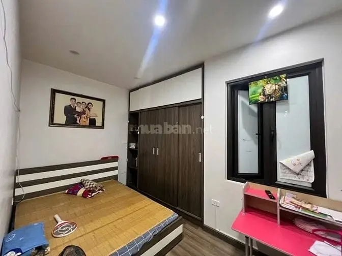 Bán Nhà Đẹp Ngõ Phố Nguyễn Văn Cừ 40 M2 X4 Tầng Full Nội Thất . Giá 9