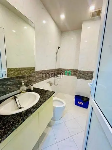 Siêu Phẩm Ốp Kính - 130D Bàu Cát 1, Phường 12, Tân Bình - Dtsd 360M2