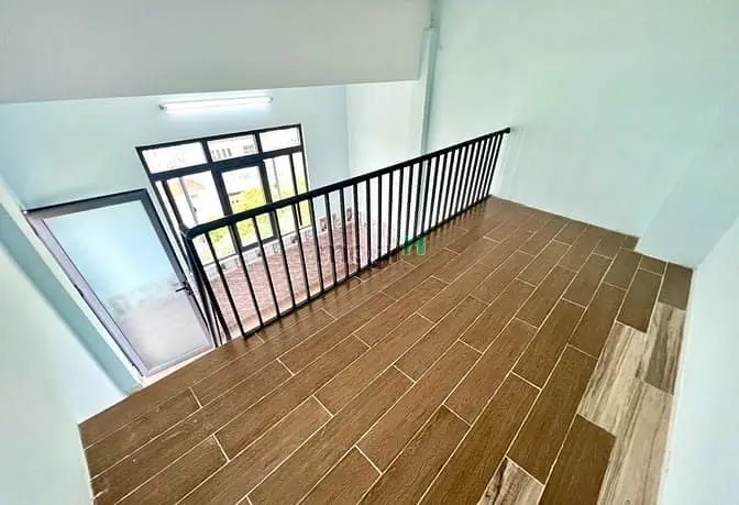 Phòng Trọ Mới Xây Có Gác Cao - Ban Công - Cửa Sổ Ngay Chợ Căn Cứ