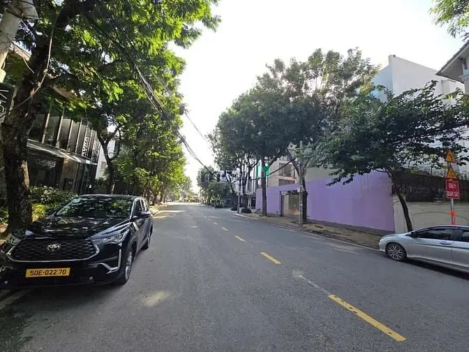 Biệt Thự Mặt Tiền Nguyễn Văn Hưởng- Thảo Điền Dt 533M2- Giá 180 Tỷ
