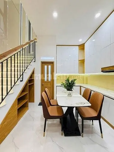 2,5 Tỷ --> 2,3 Tỷ. Nhà 42M2 Hoàng Hoa Thám Xây 4 Tầng,