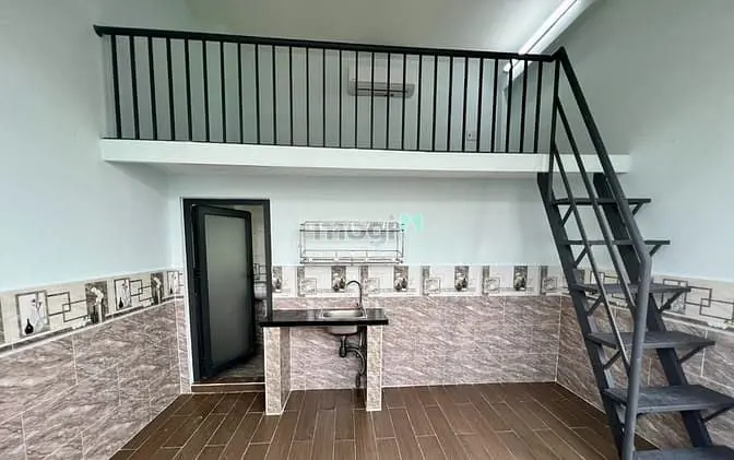 Phòng Trọ Mới Xây Có Gác Cao - Ban Công - Cửa Sổ Ngay Chợ Căn Cứ