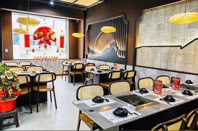 Cho Thuê Nhà Mặt Tiền Võ Văn Tần, Phường 6, Quận 3 - Ngang 5M