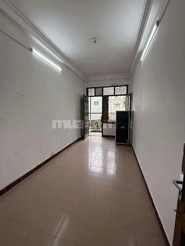 Cho Thuê 30M²X 3 Tầng, Nhà Ngõ 371 Kim Mã, Ngõ Rộng, Oto Tải Vào Được