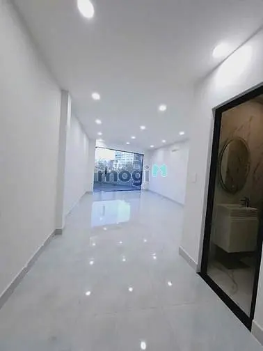 Siêu Phẩm Ốp Kính Mặt Tiền - 402B Huỳnh Văn Bánh, Phường 13, Phú Nhuận