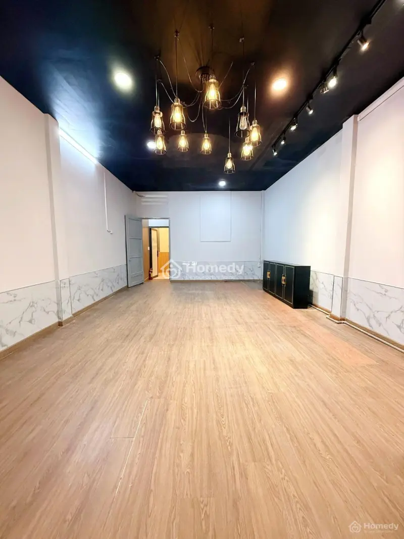 Nhà Nguyên Căn Cho Thuê, Khu Trung Tâm Quận 10, Sầm Uất. Lh Chú Quý 0909270***