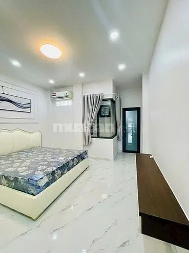 Nhà Đẹp Gần Quận 7-5 Tầng – Hẻm Xe Hơi – Full Nội Thất Cao Cấp