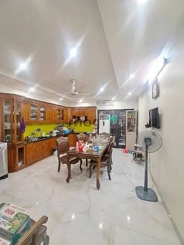 Bán Nhà Dương Quảng Hàm, Ngõ Oto, Lô Góc, 2 Thoáng 68M2 Giá 19,5 Tỷ