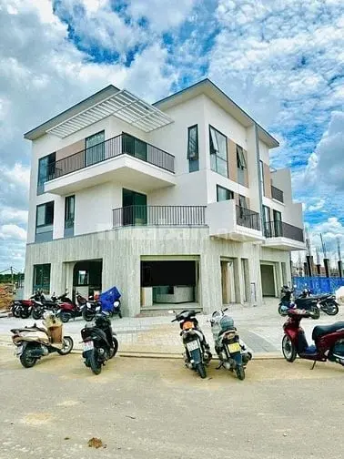 Cần Bán Nhà 1 Trệt 2 Lầu Đối Diện Kcn Vsip 2, Kinh Doanh Ngay
