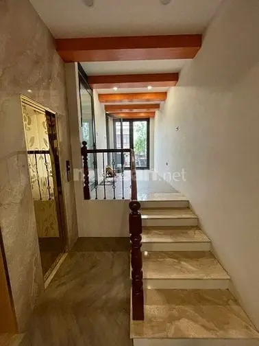 Bán Nhà Mới Xây Hiện Đại Có Thang Máy