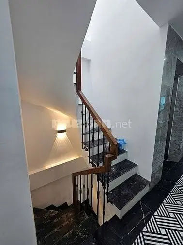 Bán Toà Nhà Căn Hộ Dịch Vụ 22 Phòng Tại Âu Cơ, Tây Hồ, Hà Nội