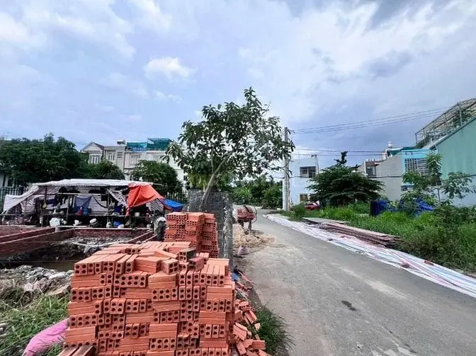 Đất Bán Khu Phân Lô Đẹp - Đường Rộng Và Thông Có Vỉa Hè 2 Bên Rộng 9M