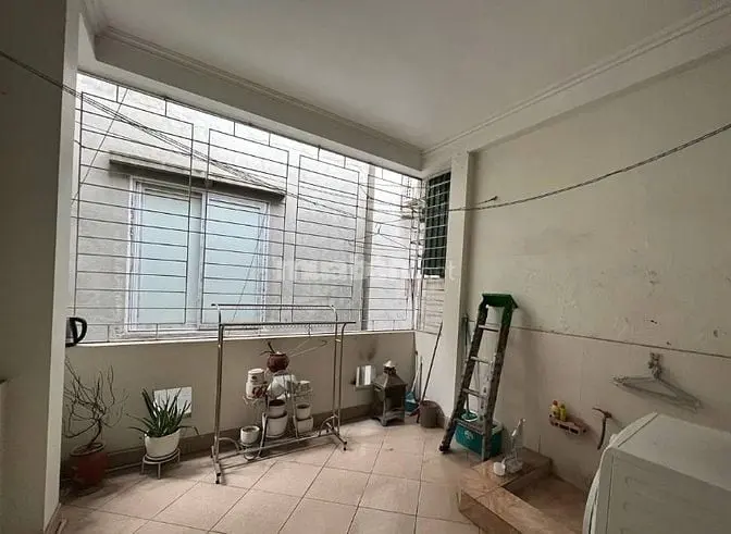 Bán Gấp Nhà Phố Cầu Giấy, 40M2, 5 Tầng Dân Xây Kiên Cố, Giá 9.5 Tỷ