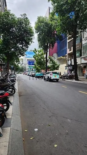 💥Shop Thời Trang💥 Mt Nguyễn Trãi, Q1. Dt: 4,5X20M, Kc: Trệt 1 Lầu