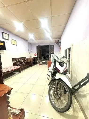 Nhà 2 Tầng - Sát Bên Siêu Thị Metro - Vài Bước Chân Qua Gò Vấp