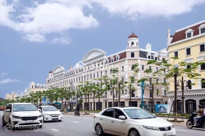 Bán Nhà Xây Làm Khách Sạn Mini Ngay Cạnh Công Viên Sun World Giá 13 Tỷ