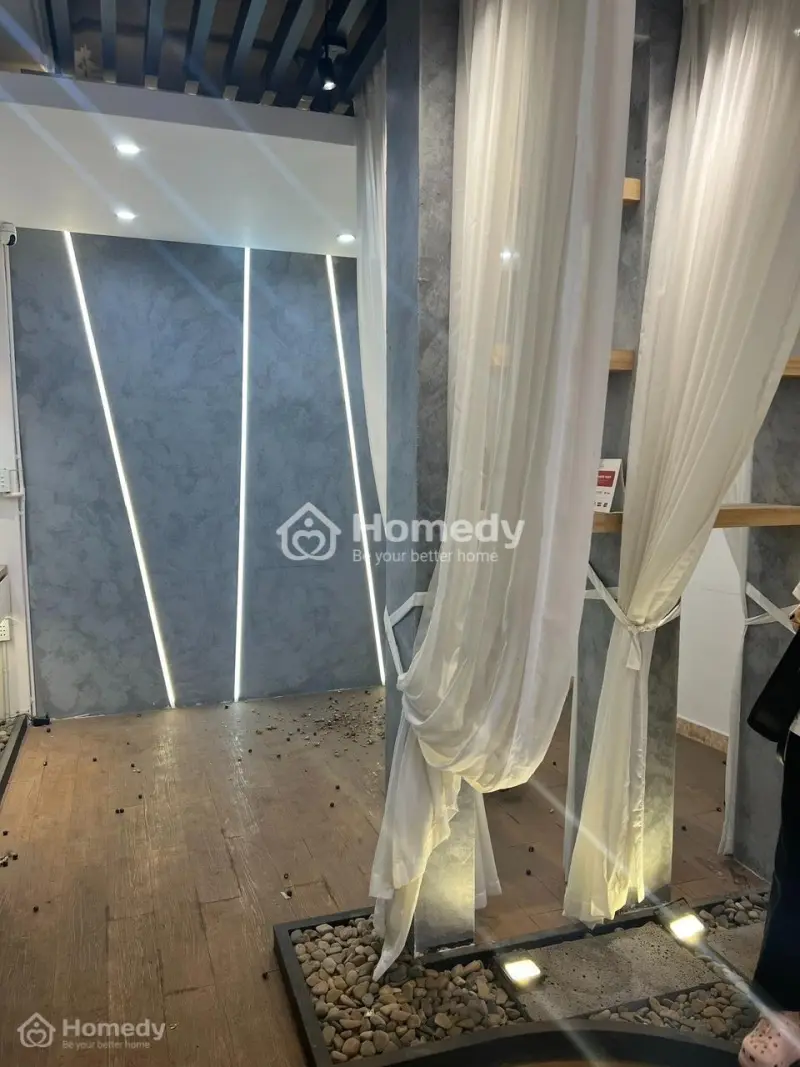 Cho Thuê Lầu 2 Và 3 Căn Nhà 436 Phan Xích Long - Làm Văn Phòng, Spa, Nail