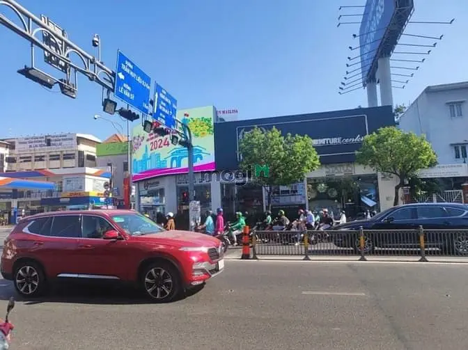 Bán Nhà Mặt Tiền Đường Hoàng Văn Thụ, Phú Nhuận Dt: 8X18M Giá 31 Tỷ