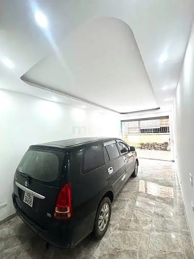Chỉ 9,8₫- 6 Tầng Thang Máy _Lô Góc- Ô Tô Ra Vào, Cạnh Đê Bát Khối-Lb