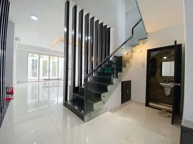 Biệt Thự 3 Tầng View Sông – Đ. Rạch Bà Lớn – Sát Trường Quốc Tế Nam Mỹ